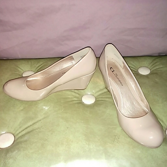 Chinese Laundry Shoes - Bone colored patent leather low wedges gently used